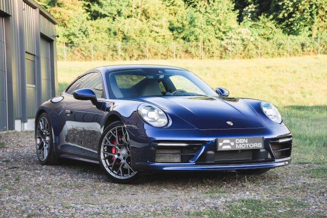 PORSCHE 911