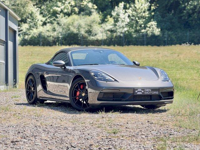 PORSCHE 718 BOXSTER